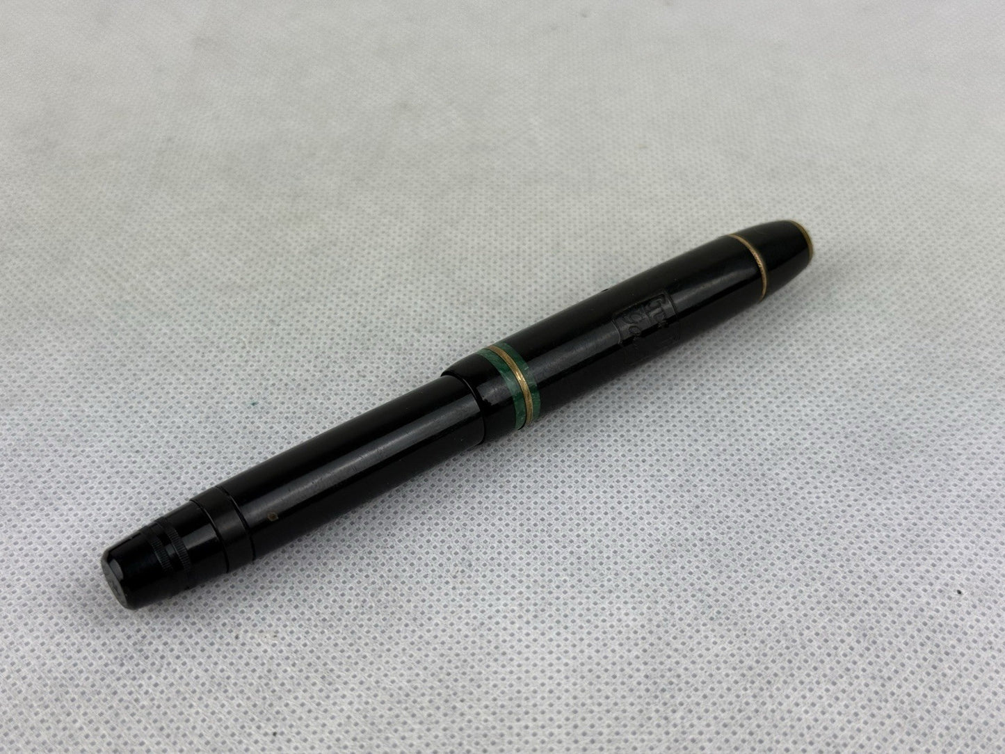 Greif Gold Fountain Pen W/14k Gold Nib Black