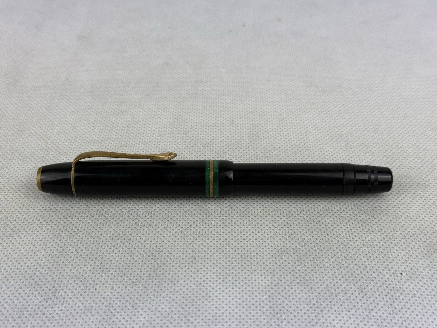 Greif Gold Fountain Pen W/14k Gold Nib Black